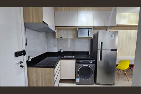 Cozinha de apartamento para alugar com 1 quarto, 33m² em Butantã, São Paulo