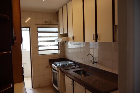 Apartamento à venda com 77m², 2 quartos e 1 vagaCozinha 