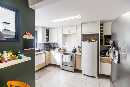 Casa de condomínio à venda com 180m², 3 quartos e 2 vagas Casa de condomínio à venda com 180m², 3 quartos e 2 vagasCozinha
