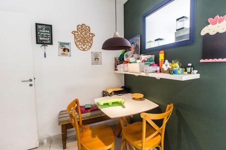 Casa de condomínio à venda com 180m², 3 quartos e 2 vagas Casa de condomínio à venda com 180m², 3 quartos e 2 vagasCopa