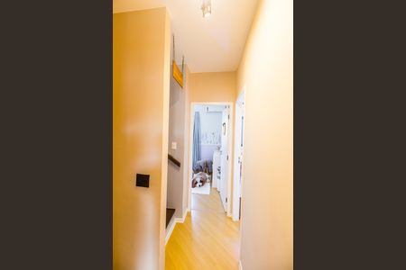 Casa de condomínio à venda com 180m², 3 quartos e 2 vagas Casa de condomínio à venda com 180m², 3 quartos e 2 vagasCorredor
