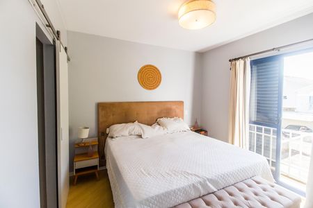 Casa de condomínio à venda com 180m², 3 quartos e 2 vagas Casa de condomínio à venda com 180m², 3 quartos e 2 vagasSuíte