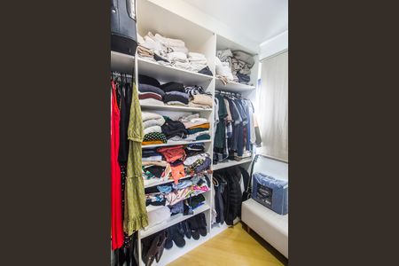 Casa de condomínio à venda com 180m², 3 quartos e 2 vagas Casa de condomínio à venda com 180m², 3 quartos e 2 vagasCloset da suíte