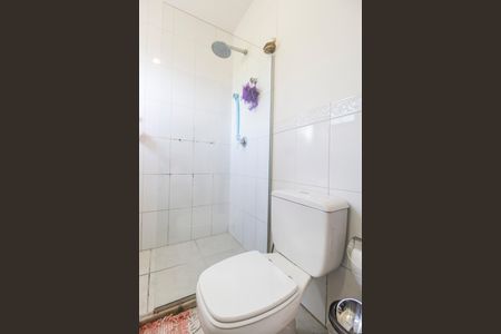 Casa de condomínio à venda com 180m², 3 quartos e 2 vagas Casa de condomínio à venda com 180m², 3 quartos e 2 vagasBanheiro da Suíte