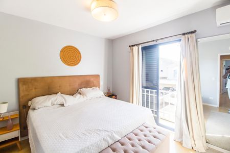 Casa de condomínio à venda com 180m², 3 quartos e 2 vagas Casa de condomínio à venda com 180m², 3 quartos e 2 vagasSuíte