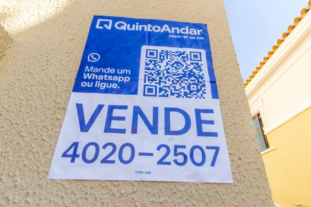Casa de condomínio à venda com 180m², 3 quartos e 2 vagas Casa de condomínio à venda com 180m², 3 quartos e 2 vagasVista da Rua
