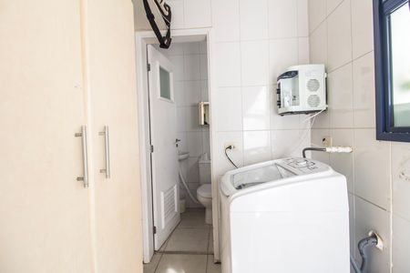 Casa de condomínio à venda com 180m², 3 quartos e 2 vagas Casa de condomínio à venda com 180m², 3 quartos e 2 vagasÁrea de Serviço