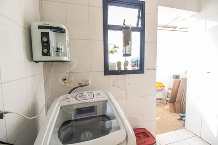 Casa de condomínio à venda com 180m², 3 quartos e 2 vagas Casa de condomínio à venda com 180m², 3 quartos e 2 vagasÁrea de Serviço