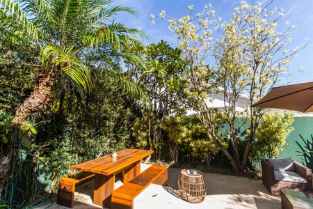 Casa de condomínio à venda com 180m², 3 quartos e 2 vagas Casa de condomínio à venda com 180m², 3 quartos e 2 vagasVista da Sala