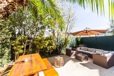 Casa de condomínio à venda com 180m², 3 quartos e 2 vagas Casa de condomínio à venda com 180m², 3 quartos e 2 vagasQuintal
