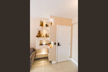 Casa de condomínio à venda com 180m², 3 quartos e 2 vagas Casa de condomínio à venda com 180m², 3 quartos e 2 vagasEntrada