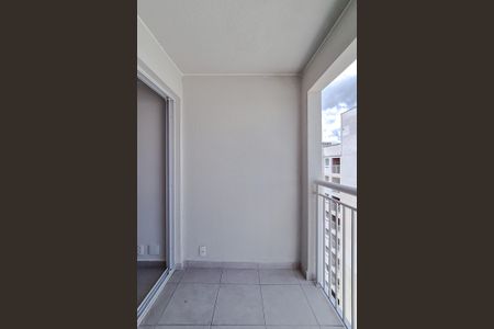 Apartamento para alugar com 34m², 2 quartos e sem vaga Apartamento para alugar com 34m², 2 quartos e sem vagaVaranda da Sala
