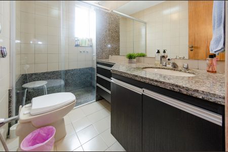 Apartamento à venda com 105m², 3 quartos e 2 vagasBanheiro social