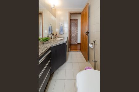 Apartamento à venda com 105m², 3 quartos e 2 vagasBanheiro social