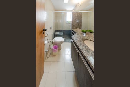 Apartamento à venda com 105m², 3 quartos e 2 vagasBanheiro social