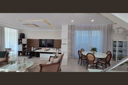 Casa de condomínio à venda com 320m², 4 quartos e 4 vagas