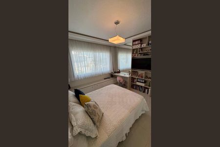 Casa de condomínio à venda com 320m², 4 quartos e 4 vagas