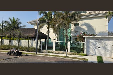 Casa de condomínio à venda com 320m², 4 quartos e 4 vagas