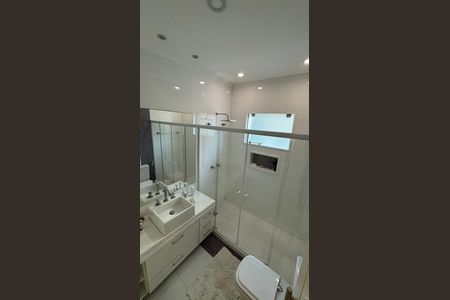 Casa de condomínio à venda com 320m², 4 quartos e 4 vagas