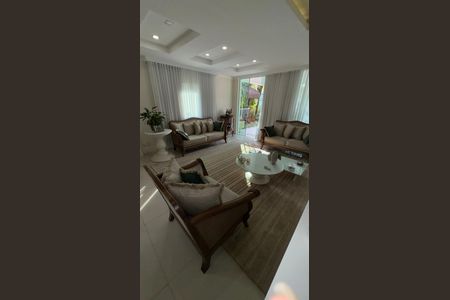 Casa de condomínio à venda com 320m², 4 quartos e 4 vagas