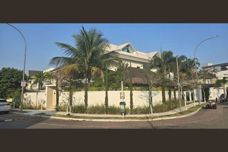 Casa de condomínio à venda com 320m², 4 quartos e 4 vagas