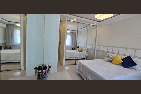 Casa de condomínio à venda com 320m², 4 quartos e 4 vagas