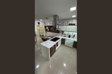 Casa de condomínio à venda com 320m², 4 quartos e 4 vagas