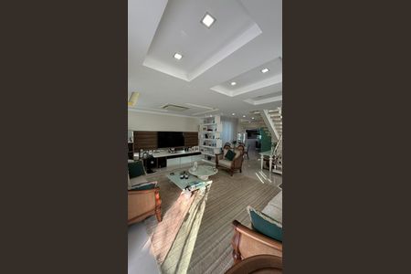 Casa de condomínio à venda com 320m², 4 quartos e 4 vagas