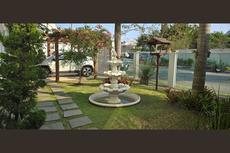 Casa de condomínio à venda com 320m², 4 quartos e 4 vagas