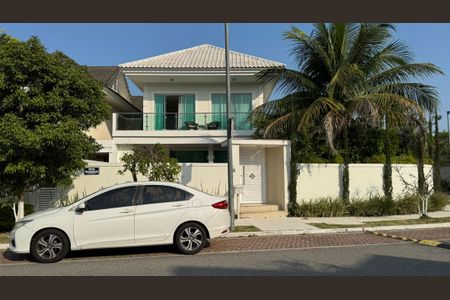 Casa de condomínio à venda com 320m², 4 quartos e 4 vagas
