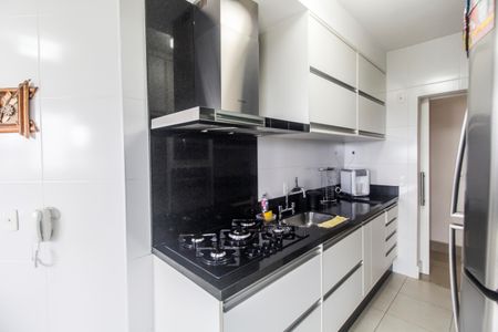 Apartamento para alugar com 94m², 2 quartos e 2 vagasCozinha