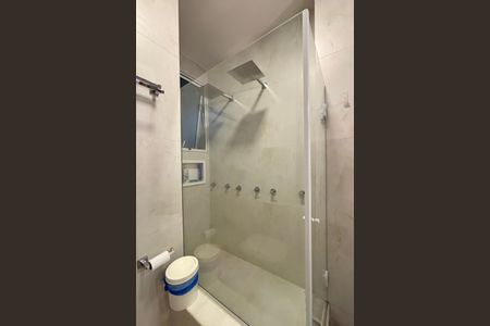 Apartamento para alugar com 164m², 3 quartos e 1 vagaSuite - banheiro