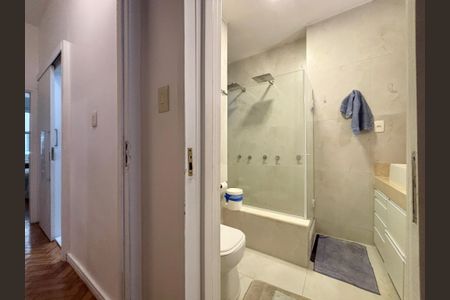 Apartamento para alugar com 164m², 3 quartos e 1 vagaSuite - banheiro