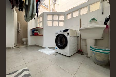 Apartamento para alugar com 164m², 3 quartos e 1 vagaÁrea de serviço