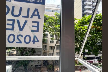 Apartamento para alugar com 164m², 3 quartos e 1 vagaPlaca