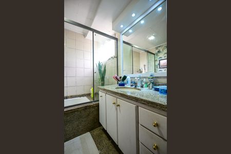 Apartamento à venda com 156m², 4 quartos e 3 vagasBanheiro da Suíte  3