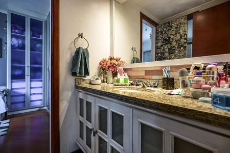 Apartamento à venda com 156m², 4 quartos e 3 vagasBanheiro Suíte 1