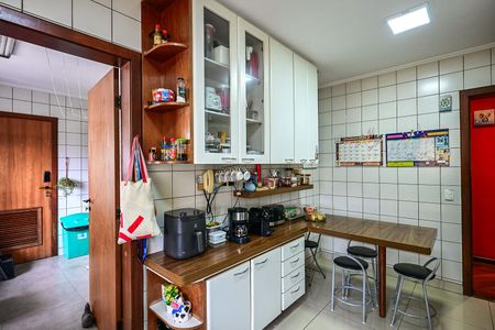 Apartamento à venda com 156m², 4 quartos e 3 vagasCozinha
