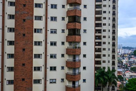 Apartamento à venda com 156m², 4 quartos e 3 vagasVista da Suíte 1