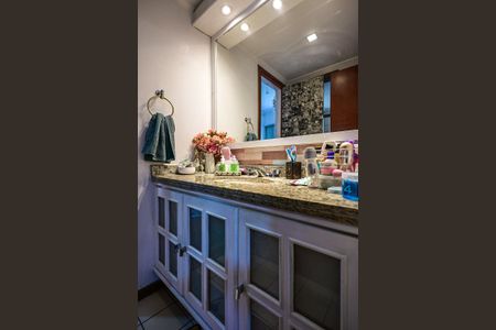 Apartamento à venda com 156m², 4 quartos e 3 vagasBanheiro Suíte 1