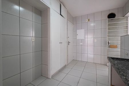 Apartamento para alugar com 127m², 3 quartos e 2 vagas Apartamento para alugar com 127m², 3 quartos e 2 vagasCozinha