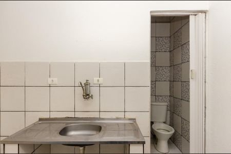 Cozinha de casa para alugar com 1 quarto, 30m² em Piqueri, São Paulo