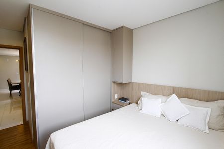 Apartamento à venda com 62m², 2 quartos e 2 vagasQuarto 2 - Suíte