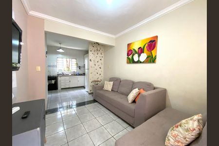 Sala de casa para alugar com 2 quartos, 110m² em Santa Terezinha, Belo Horizonte