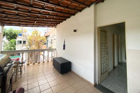 Casa para alugar com 110m², 2 quartos e sem vaga Casa para alugar com 110m², 2 quartos e sem vagaVaranda