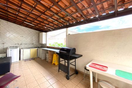 Casa para alugar com 110m², 2 quartos e sem vaga Casa para alugar com 110m², 2 quartos e sem vagaVaranda