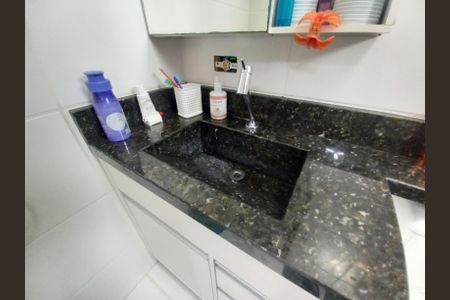 Apartamento à venda com 56m², 2 quartos e 2 vagasBanheiro 2