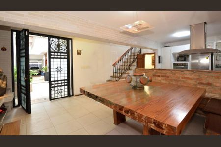 Casa à venda com 224m², 3 quartos e 2 vagas