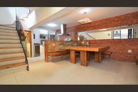 Casa à venda com 224m², 3 quartos e 2 vagas