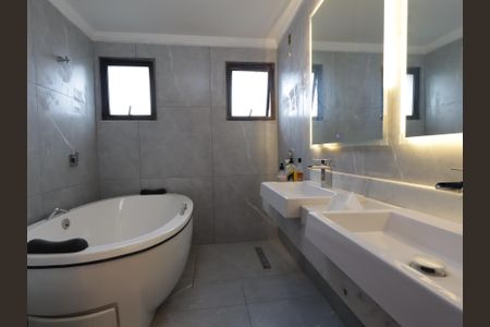 Apartamento para alugar com 200m², 4 quartos e 3 vagasBanheiro da Suíte 4